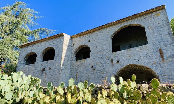 Les Vans House | House of country rocks on 15000 m2 of land with private pool.