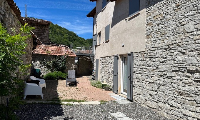 Bobbio House | House of the Lily in Cadelmonte di Bobbio
