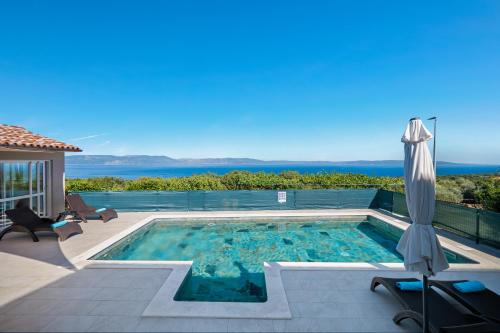 Crni Villa | House Olive Bay View