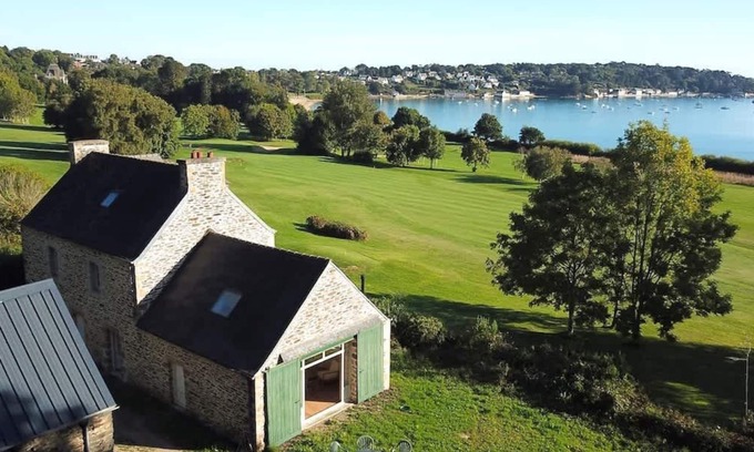 Carantec House | House on the golf course with sea views