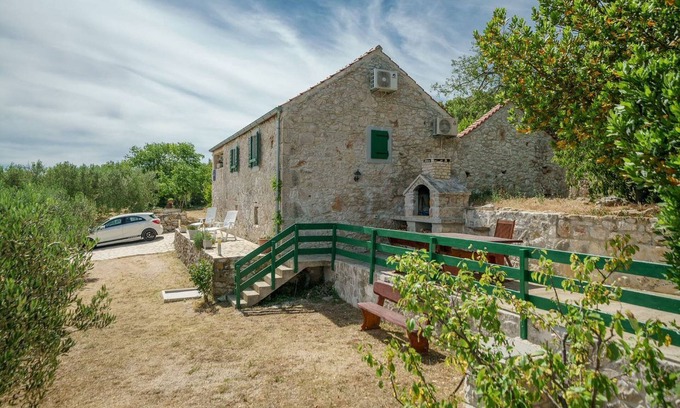 Tisno House | House Radojka (26812-K1) - Tisno - island Murter