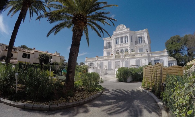 Boulouris-sur-Mer Cabin | house saint raphael 50 meters sea