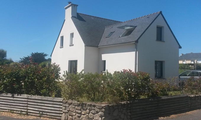 Audierne House | House Seaside Britain, 50 m. the quiet beach in a dead end