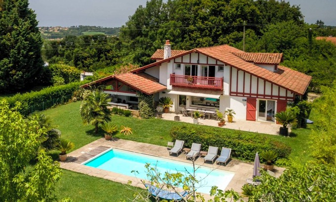 Arbonne House | House/Villa - ARBONNE