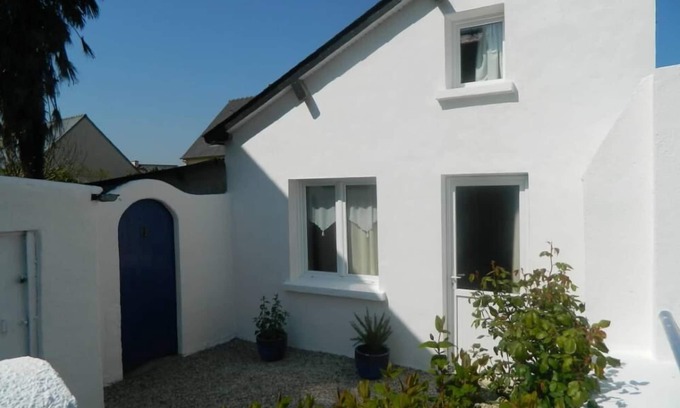 Saint-Meloir-des-Ondes House | House with terrace, quiet location between Saint Malo & Cancale, near Mont-st-Michel.