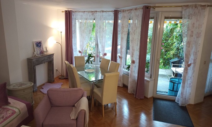 Rustenfeld House | House with 3 bedrooms - 1 min from Vienna with parking lot