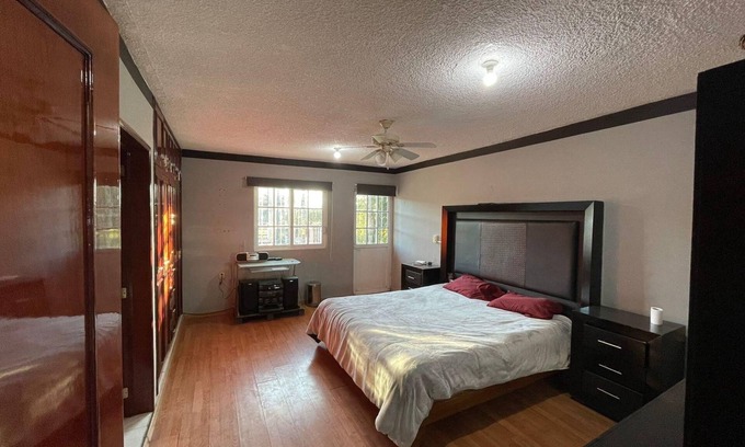 Uruapan House | House with 4 bedrooms for 8 people, with terrace