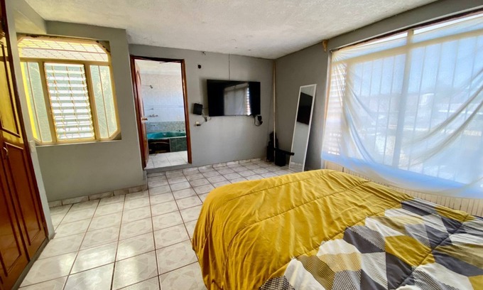 Uruapan House | House with 4 bedrooms for 12 people