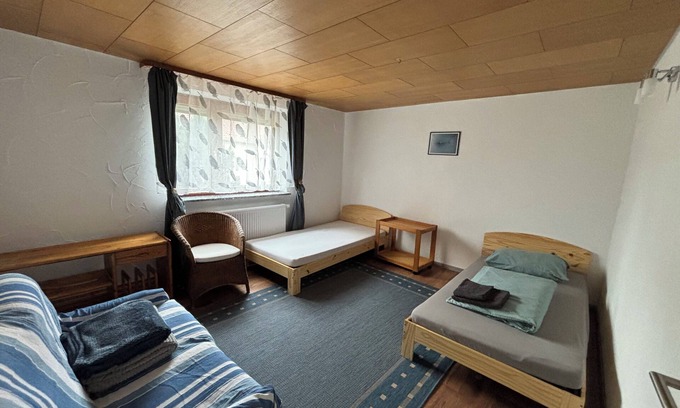 Amstetten House | House with 7 bedrooms, 6 as single or double rooms, 1 single room, 2 kitchens, 2 dining rooms