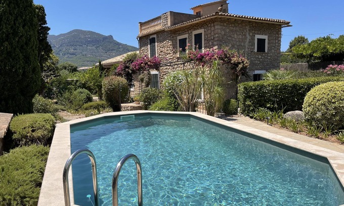 Biniaraix Villa | House with character between the montains and the sea