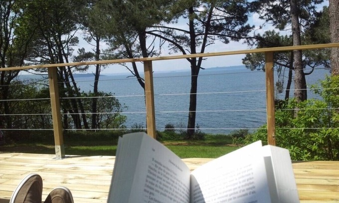 Argol House | House With Direct Sea Access On 18000 M2 Of Woodland