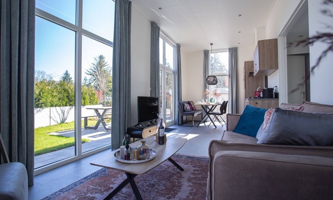 Municipality of Rhenen Ski Chalet | House with dishwasher, in nature reserve