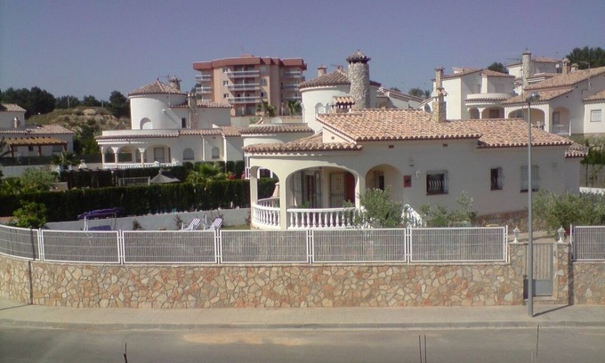 El Perello House | HOUSE WITH POOL FOR 6 P. WIFI 300 MT. THE BEACH