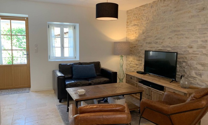 Meursault House | House with full aircon within yards of centre of Meursault.