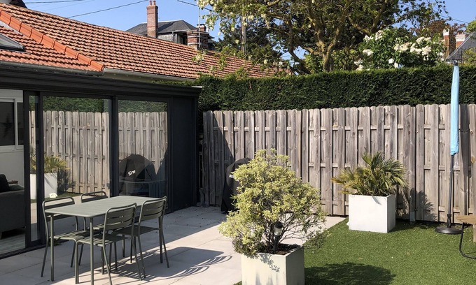 Cabourg House | House with garden and BBQ, 5mn walk from the beach, fan of Cabourg-Normandie