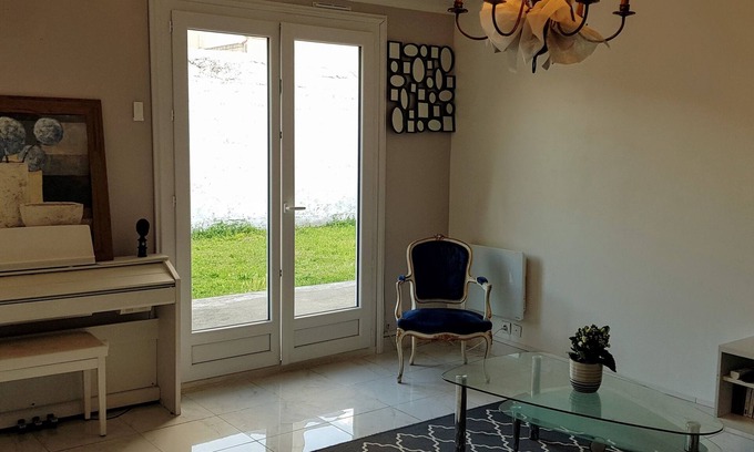 Bezons House | House with garden and parking 15 minutes from Champs Elysées