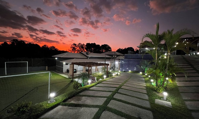 Paruru Cottage | House with Gated Community, Swimming Pool and Nature View, Ibiuna