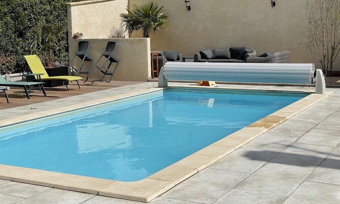 Lavilletertre House | House with heated swimming pool 29°/01 hours 10 PARIS - 8 people MAX