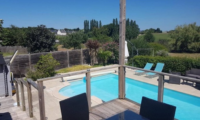 Gestel House | House with heated pool and large garden