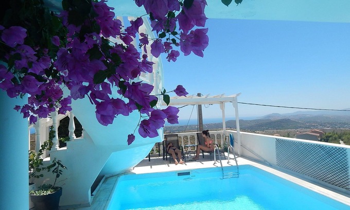 Dasamari Villa | House with private pool 25' from Athens Airport