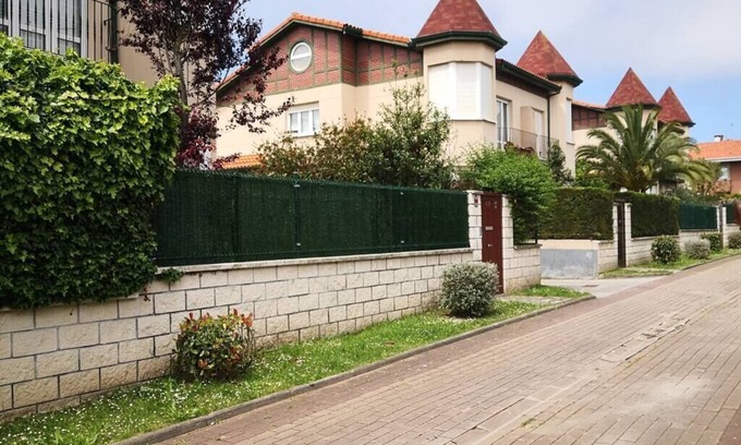 Getxo House | House with solar energy and 2 chillouts 10 min from 2 beaches