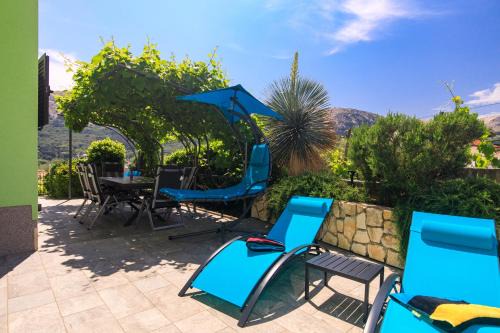 Jurandvor House | House Zrile with garden and jacuzzi