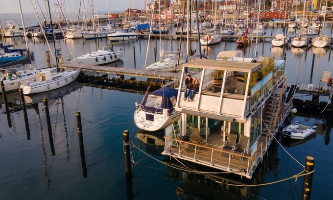 Laboe House | Houseboat Canoga in Labo marina