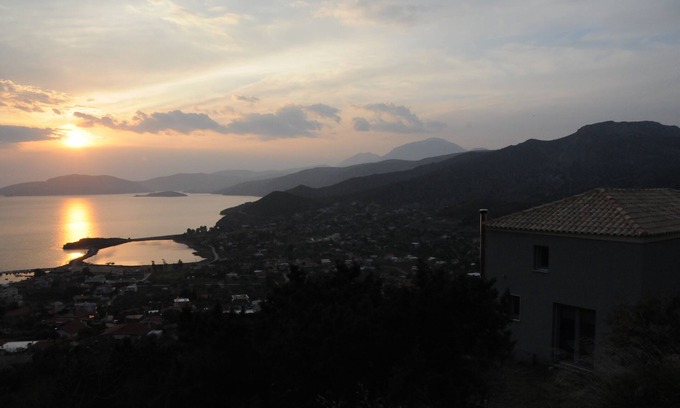 Alyki House | Houses with swimming pool with magnificent view to the sunset