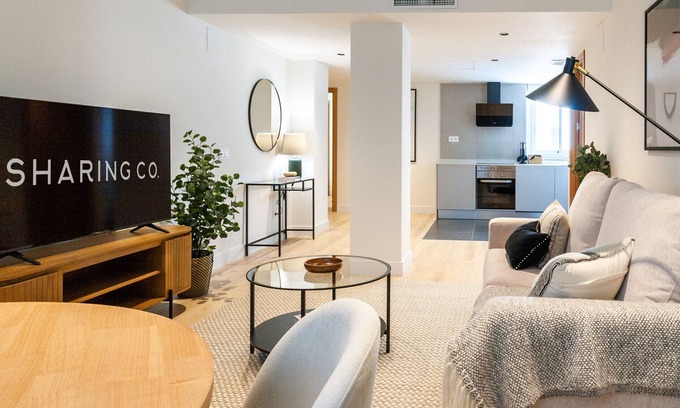 Nueva Espana Apartment | Housing Castellana X X X I I (32) by Sharing Co