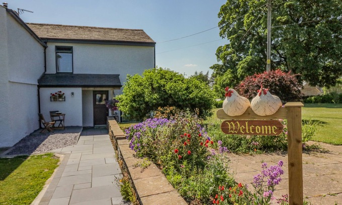 Welton Cottage | HOW HILL FARM COTTAGE, pet friendly, with a garden in Greystoke