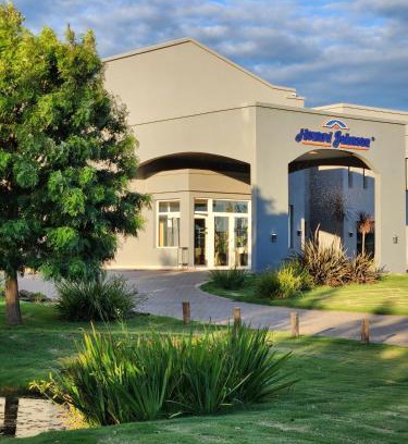 Funes Hotel | Howard Johnson Hotel & Resort Funes