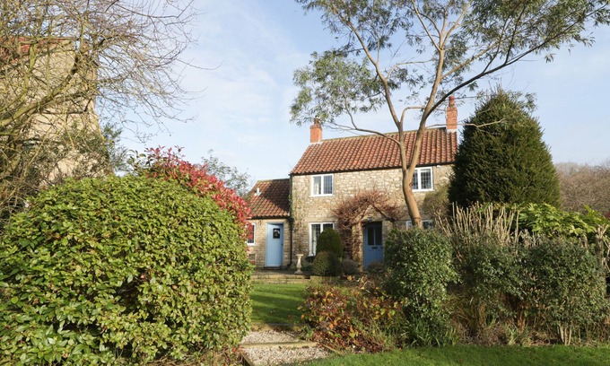 Kirkbymoorside Cottage | HOWE GREEN COTTAGE, family friendly, with open fire in Kirkbymoorside