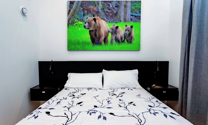 Kitimat House | Huckleberry Guest Suiten2 Bedroom executive suite in the heart of Kitimat BC