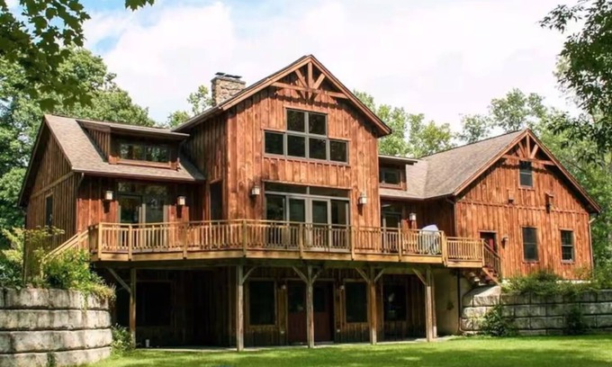 Niverville House | Hudson Valley Lakefront Gem: 6 Bedrooms & Private Waterfront