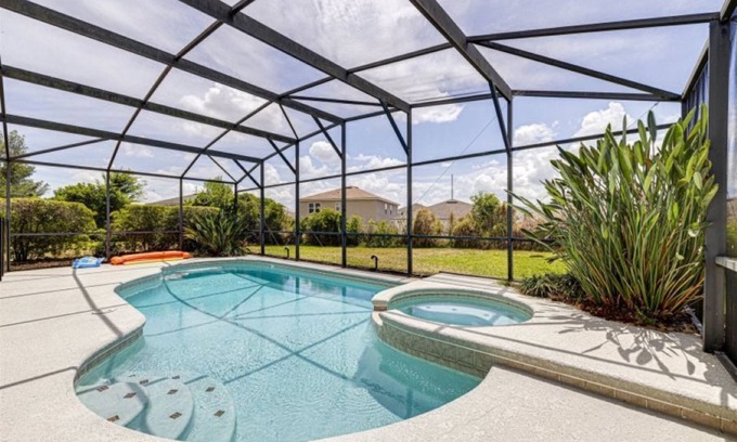 Florida Pines Villa | Huge 4 Bed 4.5 Bath Villa on Corner Plot with Huge South Pool & Spa