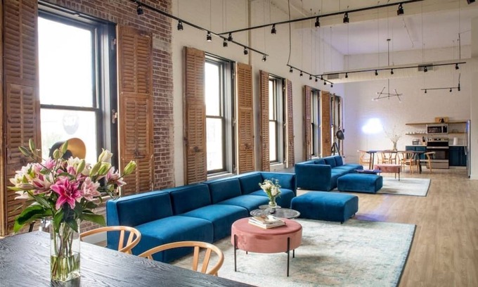 South Main Historic District Apartment | Huge 6-BR Loft Apt, Perfect for Groups