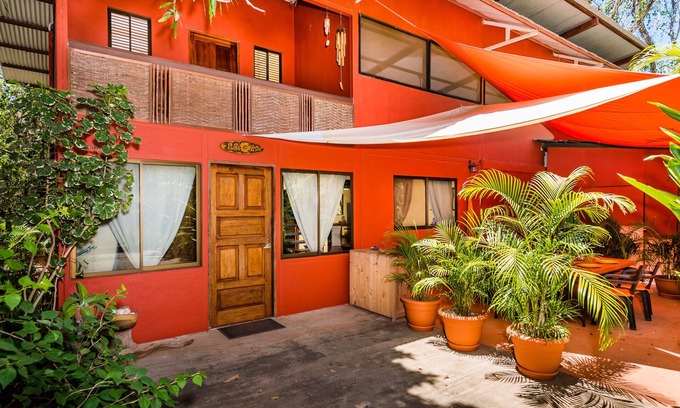 Palm Beach Estates House | Huge Artistic Surfers Beach Loft House, 2 bikes, 300mbps WIFI, washer, dryer