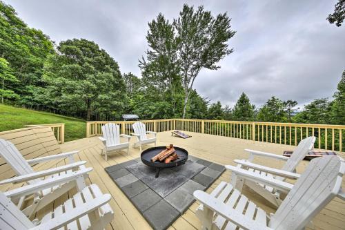 Blairsville House | Huge Blairsville Cabin Game Room and Mtn View!