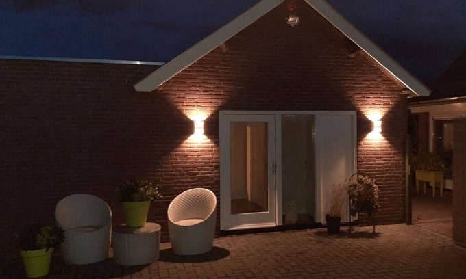 Nederasselt House | Huisje met Zwembad