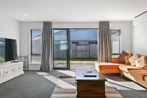 Rangatira Park House | Huka Falls Getaway (Family escape)