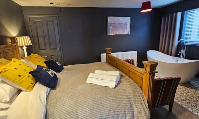 Hull Old Town Apartment | Hullidays》Old Town Luxury Cavern