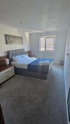 Hull Old Town Apartment | Hullidays - The Sawmill Suite