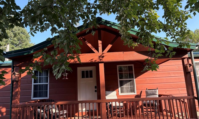 Cookeville Cabin | Hummingbird Cabin: Cummins Falls Oasis!