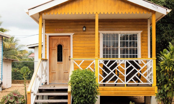 Dangriga Bed & Breakfast | Hummingbird Estate Cabanas