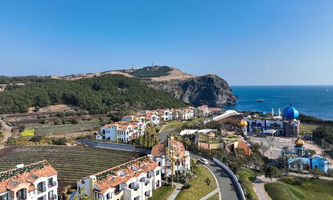 Jeju City Resort | Hundert Hills