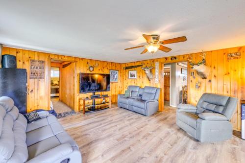 Encampment House | Hunt, Fish and Hike Home with Deck in Encampment