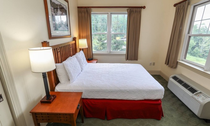 Hunter Condo | Hunter Mountain 3BR | Family Condo with Fireplace