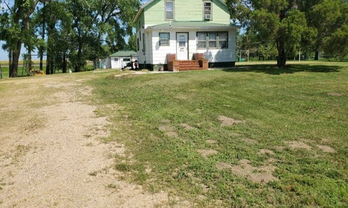 Medina House | Hunting and Fishing Rental House on the edge of town.