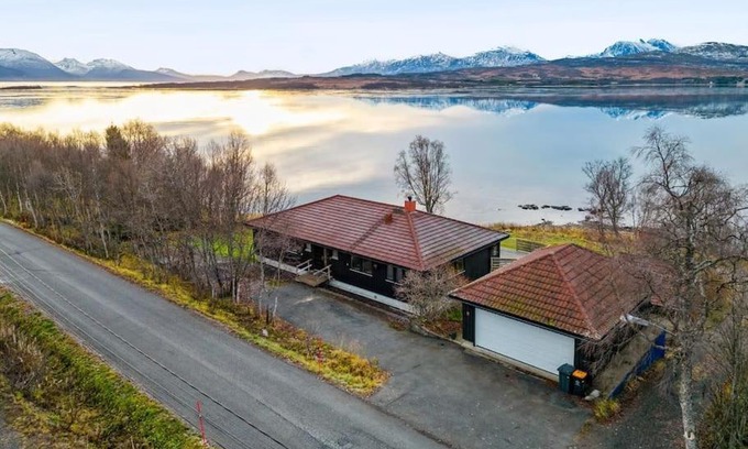 Tromso Apartment | Hus med egen strandlinje
