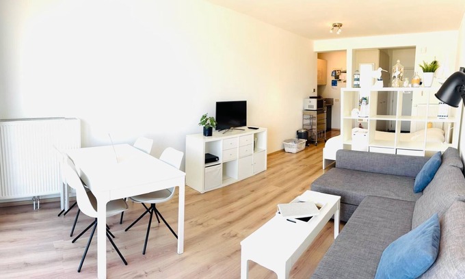 Lissewege Apartment | Huswell - Beach Studio with Balcony & Sea View